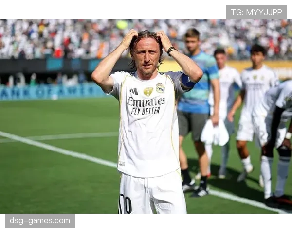 莫德里奇国家队巅峰期与世界杯金球奖解析 莫德里奇国家队巅峰期与世界杯金球奖解析