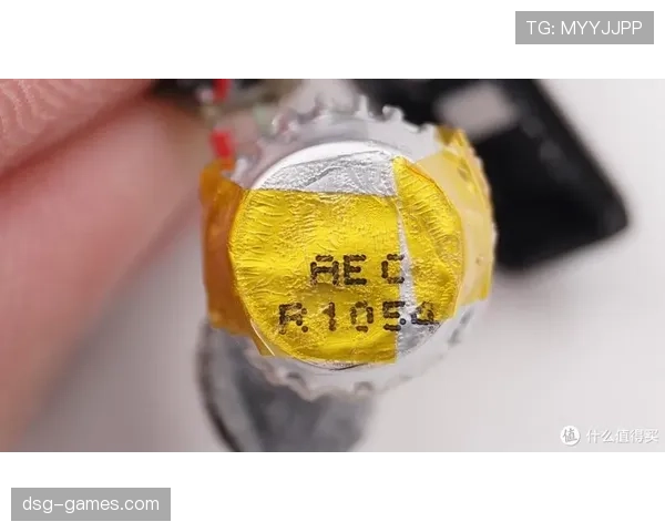 耳机裁判系统如何影响场上判罚？规则拆解